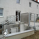 Hubbühne an einer Terrasse